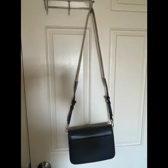 Michael Kors Purse - Picture 3 of 9